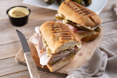 Geleneksel Küba sandviçi.