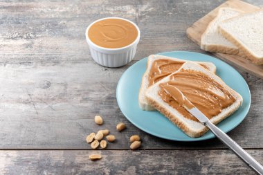 Fıstık ezmeli tost. Boşluğu kopyala