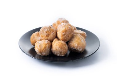 Geleneksel Karnaval börekleri beyaz arkaplanda izole edilmiş. .