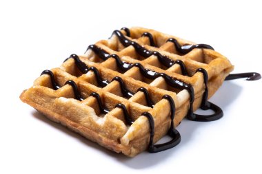 Beyaz arka planda çikolatalı Belçika Waffle 'ları