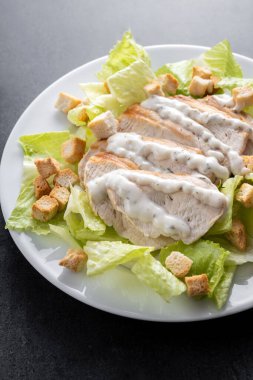 Klasik Sezar Salatası Taze ve kıtır kıtır Sezar salatası