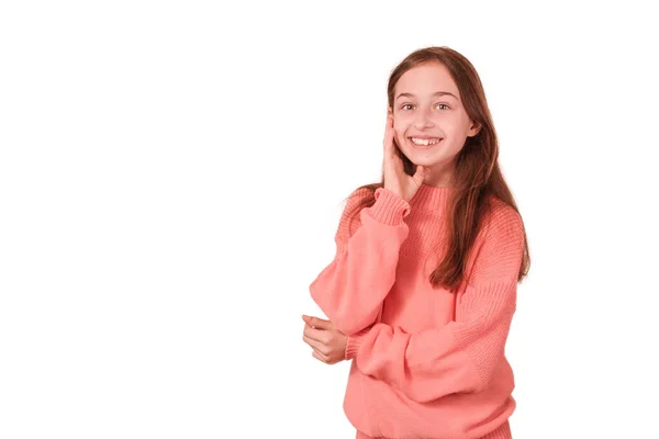 Κορίτσι Ροζ Πουλόβερ Απομονώνεται Στο Λευκό Μια Έφηβη Χαμογελάει — Φωτογραφία Αρχείου