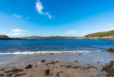 Culag Ormanı 'ndan geçerek körfeze ulaşabilirsin.