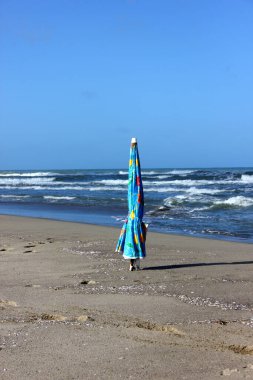 Torre del Lago plajında nesneler