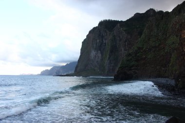 Madeira Adası 'nda farklı jeolojik oluşum 