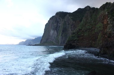 Madeira Adası 'nda farklı jeolojik oluşum 