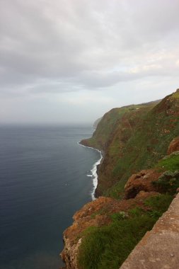 Madeira Adası 'nda farklı jeolojik oluşum 