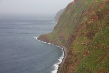 Madeira Adası 'nda farklı jeolojik oluşum 