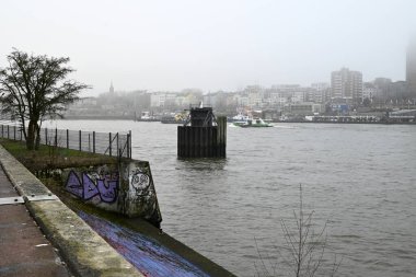 Hamburg Limanı Sisli bir günde, Almanya