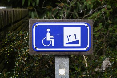 Hamburg City Park, Hamburg, Avrupa 'da Tekerlekli sandalye kullanıcıları için imza
