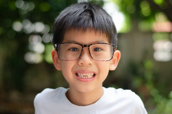 Aziatische Jongen Jaar Oud Portret Glimlachen Dom Met Gelukkig Conceptueel — Stockfoto