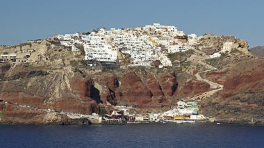 Amoudi eski limanı ve Oia köyü, Santorini adası, Cyclades takımadası, Yunanistan, Europ