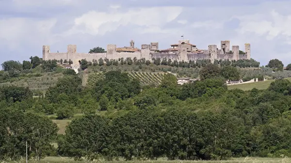 stock image vista da Casole d'Elsa di Monteriggioni, borgo fortificato medievale in Toscana, provincia di Siena, Italia, Europ