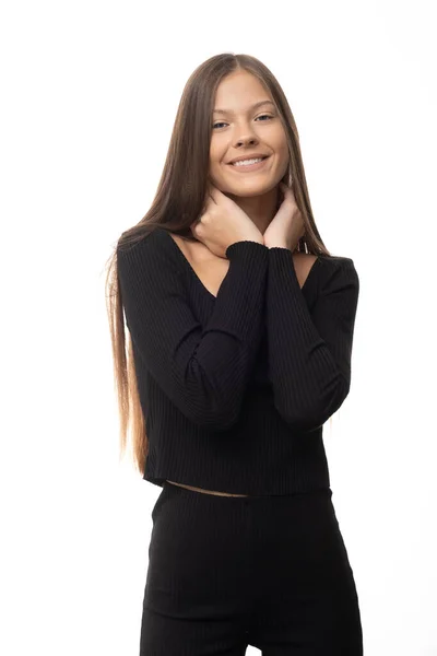 Красивая Девочка Подросток Длинными Волосами Черной Одежде Изолированном Белом Фоне — стоковое фото