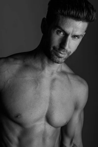 Handsome Model Sensual Photo Session Grey Background — Stockfoto