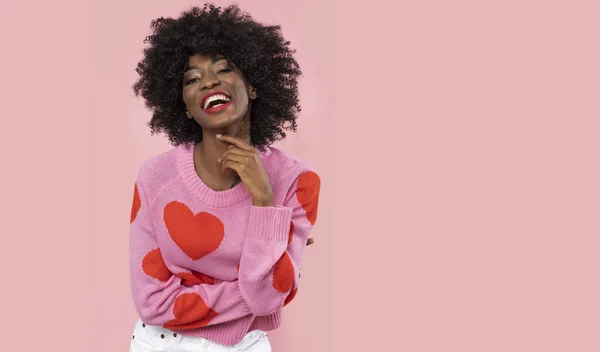 Lovely African Woman Heart Sweater Pink Background — Stock Photo, Image