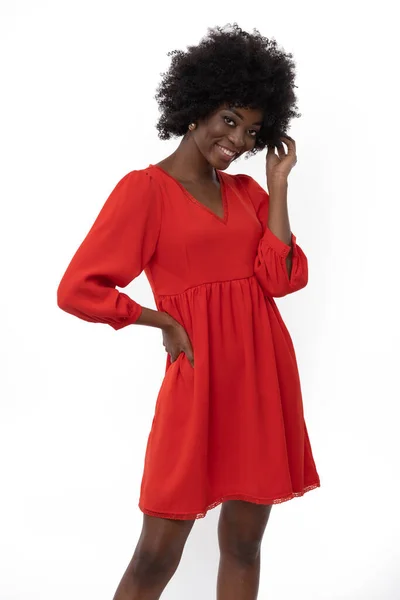 Jovem Mulher Positiva Com Estilo Cabelo Afro Pele Escura Vestido — Fotografia de Stock