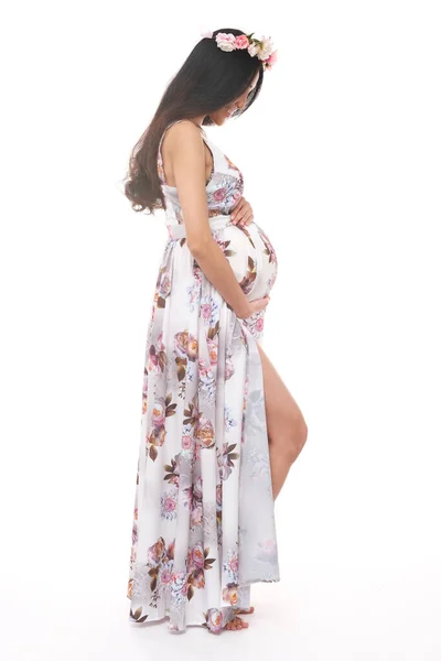 Piękna Ciężarna Azjatka Długiej Sukience — Zdjęcie stockowe