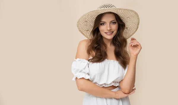 Very Attractive Brunette Straw Hat White Dress Creamy Background — Stock Photo, Image