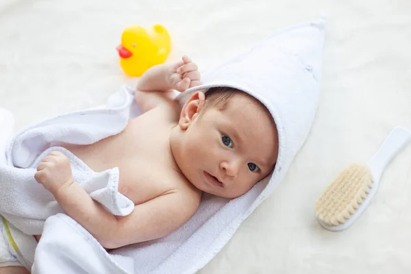 Lindo Bebé Después Ducha —  Fotos de Stock