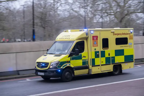 英国伦敦 2024年1月14日 伦敦街上的紧急车辆 — 图库照片