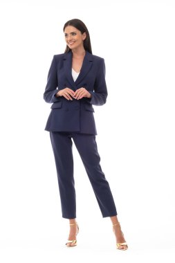 Beyaz arka planda takım elbiseli güzel ve ince profesyonel bir model..