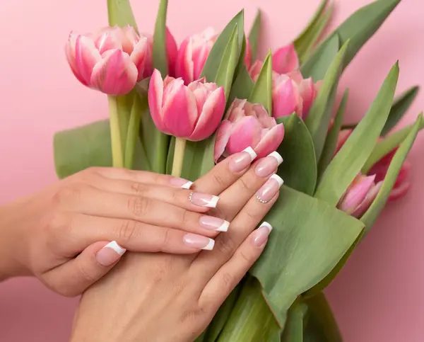 Perfeito Manicure Feito Fundo Rosa Pastel — Fotografia de Stock