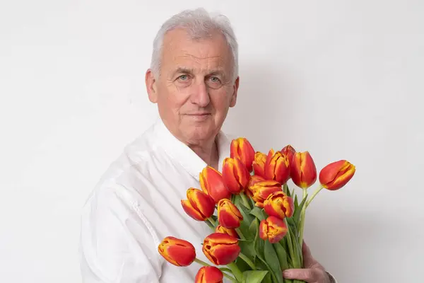 Beau Vieillard Avec Bouquet Tulipes — Photo