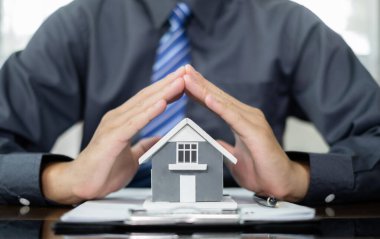 gayrimenkul yatırımları ve ev sigortası sözleşmeleri imzalayan ajanlar, müşterilerin satın almalarını onaylayan ev sigortası anlaşmalarına uygun olarak,.