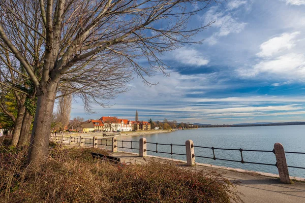 ハンガリーのタタシティにある古い湖の景色 — ストック写真