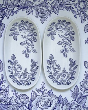 Geçen yüzyılın 70 'lerinde Buda fabrikası Ukrayna tarafından üretilen iki antik kil levha. El boyası. Ne yazık ki, tesis yıllardır çalışmıyor.. 