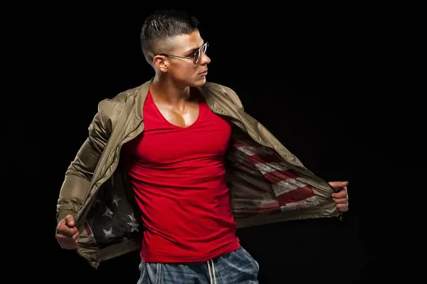 Yakışıklı Genç Atletik Erkek Moda Model Ceketli Amerikan Bayrağı Telifsiz Stok Fotoğraflar