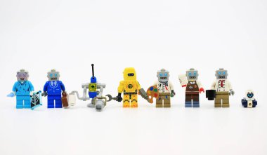 Hong Kong - 20 Şubat 2023: Robotu giydirmek ve toplumda farklı bir rol oynamak