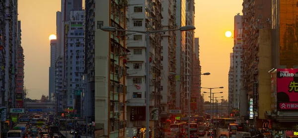 Hong Kong Března 2023 Západ Slunce Mongkoku Obchodní Zóna Kowloonu — Stock fotografie