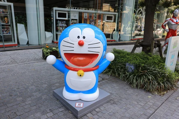 2023年5月3日 浅草におけるバンダイ事務所 ドラえもん像 バンダイは 日本の多国籍玩具メーカーと販売代理店です — ストック写真