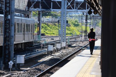 Shimo-Imaichi, Japonya - 2 Mayıs 2023: Akım Lokomotifi Taiju (SL) Tobu-Nikko ve Shimo-Imaichi 'de durdu, Tobu-Nikko Hattı' ndan biri, Tobu-Nikko ve Shimo-Imaichi 'de durdu.