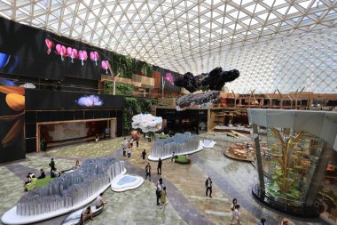 Macau, Çin 2 Temmuz 2023: Londralı Macao 'daki heykel ve Londra tiyatrosu. Kumarhane ve Londra temalı tatil köyü..