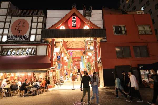Tokio Mayo 2023 Los Visitantes Caminan Por Calle Comercial Asakusa —  Fotos de Stock
