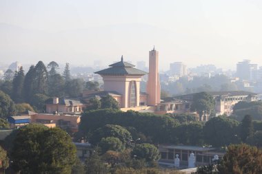 Narayanhiti Sarayı Müzesi 'nin dışında. Müze 2008 yılında eski Narayanhiti Sarayı 'nın kompleksinden kuruldu.