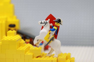 Hong Kong - 21 Nisan 2024: Napolyon Alpleri Geçiyor