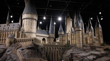 Tokyo - 15 Mayıs 2024: Warner Brosdeki Hogwarts Cadılık ve Büyücülük Okulu 'nun bir modeli. Stüdyo. Harry Potter 'ın 