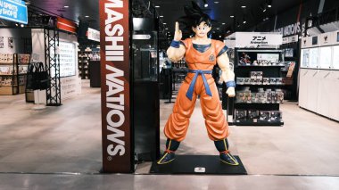 Tokyo 15 Mayıs 2024: Son Goku 'nun Ikebukuro heykeli. Bandai marka ürünlerinden biri.