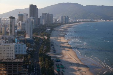 Da Nang, Vietnam 4 Temmuz 2024: Benim khe plajım ve otelim Vietnam 'ın ortasındaki yeni tatil beldesi Da Nang' da beac yakınlarında inşa edildi.