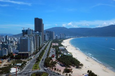 Da Nang, Vietnam 4 Temmuz 2024: Benim khe plajım ve otelim Vietnam 'ın ortasındaki yeni tatil beldesi Da Nang' da beac yakınlarında inşa edildi.