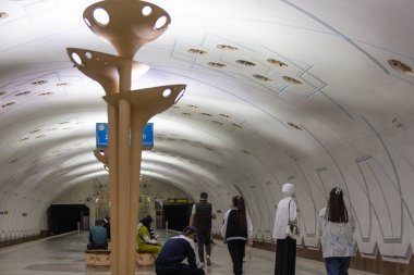 Taşkent, Özbekistan - Ekim 12024: Bodomzor, Taşkent Metro 'nun Yunusobod Hattı' ndaki bir istasyonu..