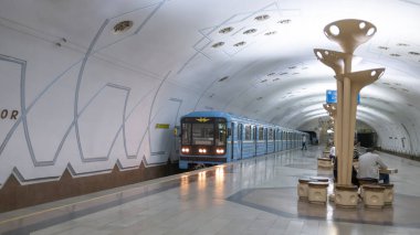 Taşkent, Özbekistan - Ekim 12024: Bodomzor, Taşkent Metro 'nun Yunusobod Hattı' ndaki bir istasyonu..