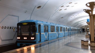 Taşkent, Özbekistan - Ekim 12024: Bodomzor, Taşkent Metro 'nun Yunusobod Hattı' ndaki bir istasyonu..
