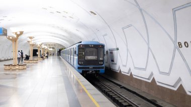 Taşkent, Özbekistan - Ekim 12024: Bodomzor, Taşkent Metro 'nun Yunusobod Hattı' ndaki bir istasyonu..