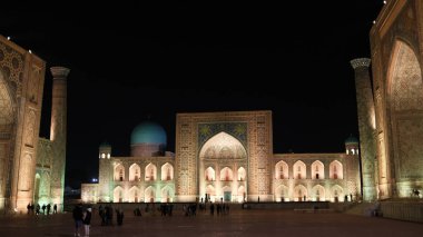 Timurid İmparatorluğu 'nun Semerkant şehrinin kalbi olan Registan, şimdi ünlü bir turizm merkezi haline geldi..