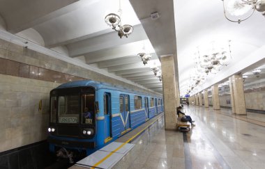 Taşkent, Özbekistan 1 Ekim 2024: Abdulla Qodirii Yunusobod Hattı 'nda bulunan bir Taşkent Metro istasyonudur. 24 Ekim 2001 'de açıldı.